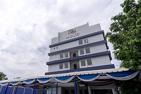 Capital O 436 Raz Residence