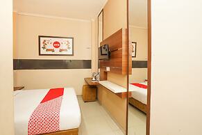 OYO 450 Semampir Residence