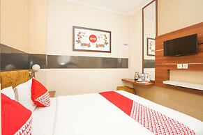 OYO 450 Semampir Residence