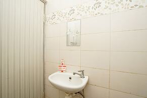 OYO 450 Semampir Residence