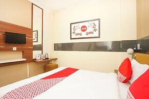 OYO 450 Semampir Residence