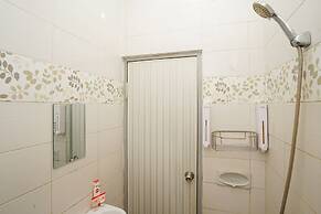 OYO 450 Semampir Residence