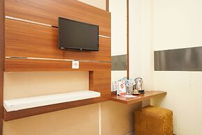 OYO 450 Semampir Residence