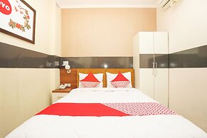 OYO 450 Semampir Residence