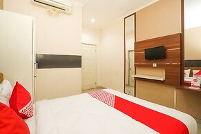 OYO 450 Semampir Residence