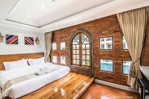 Lanna Oriental Hotel