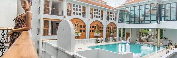 Lanna Oriental Hotel