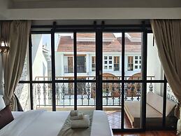 Lanna Oriental Hotel