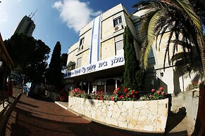 Beth-Shalom Hotel