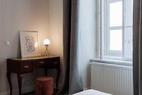 Luxury Central Apartment