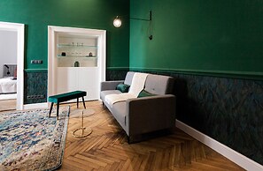 Luxury Central Apartment