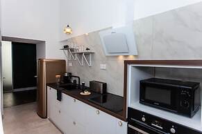 Luxury Central Apartment