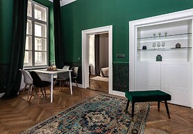 Luxury Central Apartment