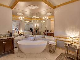 Storybook Riverside Inn