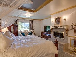 Storybook Riverside Inn