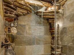 Storybook Riverside Inn