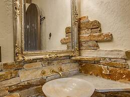 Storybook Riverside Inn