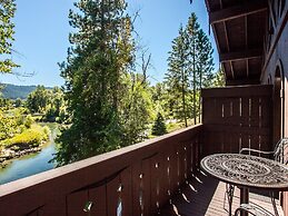 Storybook Riverside Inn