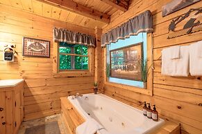 26 Bearfoot Landing 2 Bedroom Cabin by RedAwning