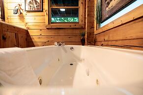 26 Bearfoot Landing 2 Bedroom Cabin by RedAwning