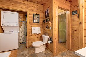 26 Bearfoot Landing 2 Bedroom Cabin by RedAwning