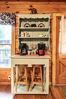 26 Bearfoot Landing 2 Bedroom Cabin by RedAwning