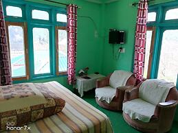 StayApart - Shruti Guest House