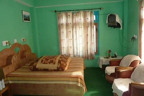 StayApart - Shruti Guest House