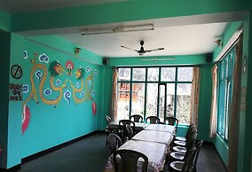 StayApart - Shruti Guest House