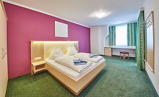 ThePoolhouse Boutique Lodge