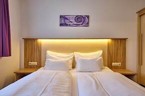 ThePoolhouse Boutique Lodge