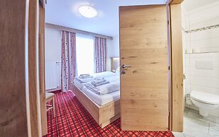 ThePoolhouse Boutique Lodge