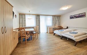 ThePoolhouse Boutique Lodge