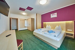 ThePoolhouse Boutique Lodge