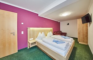 ThePoolhouse Boutique Lodge