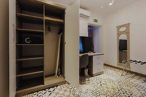 Jean De Valette Boutique Living