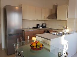 Iriana's Apartments in Center