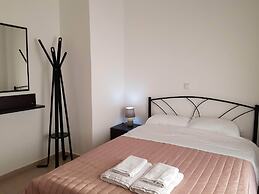 Iriana's Apartments in Center