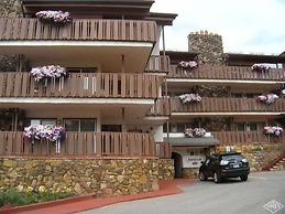 Enzian 316 - 4 Bedroom Condo by RedAwning