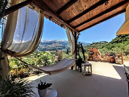 Thymes traditional house