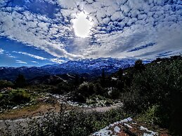 Thymes traditional house