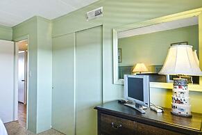 Harbour Island 307l 2 Bedroom Condo by RedAwning