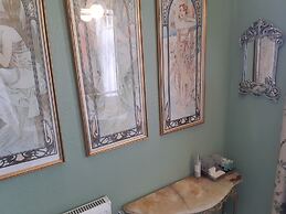 Holywell Guest House