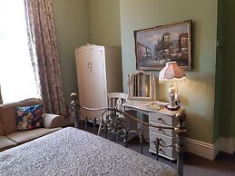 Holywell Guest House