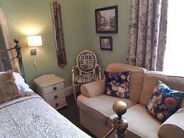 Holywell Guest House