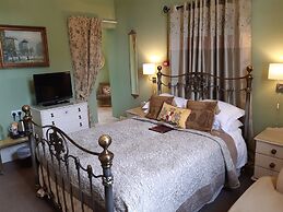 Holywell Guest House