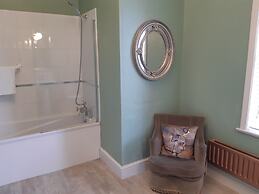 Holywell Guest House