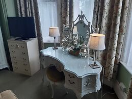 Holywell Guest House