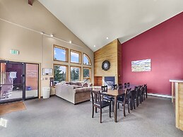 303d Dillon Bay 2br Awesome Views 2 Bedroom Condo by RedAwning