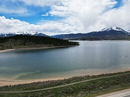 303d Dillon Bay 2br Awesome Views 2 Bedroom Condo by RedAwning